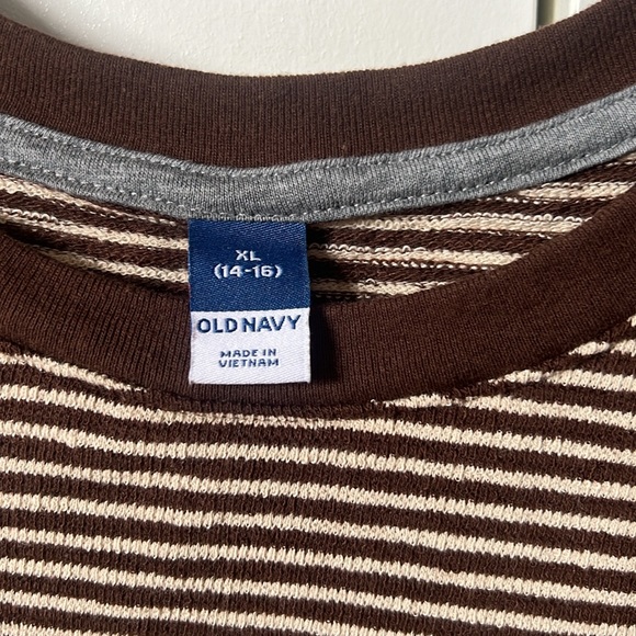 Old Navy Textured Knit T-Shirt - Picture 4 of 4
